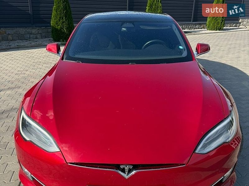 Лифтбек Tesla Model S 2020 в Умани