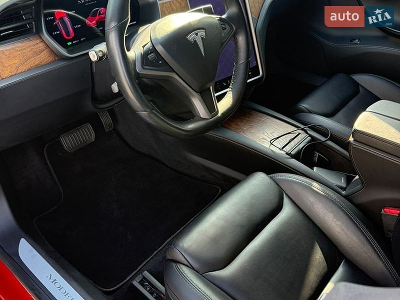 Лифтбек Tesla Model S 2020 в Умани