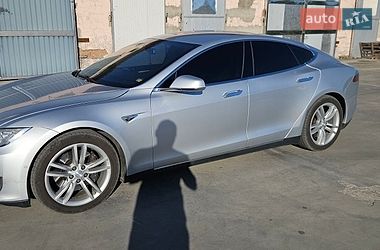 Tesla Model S  2015