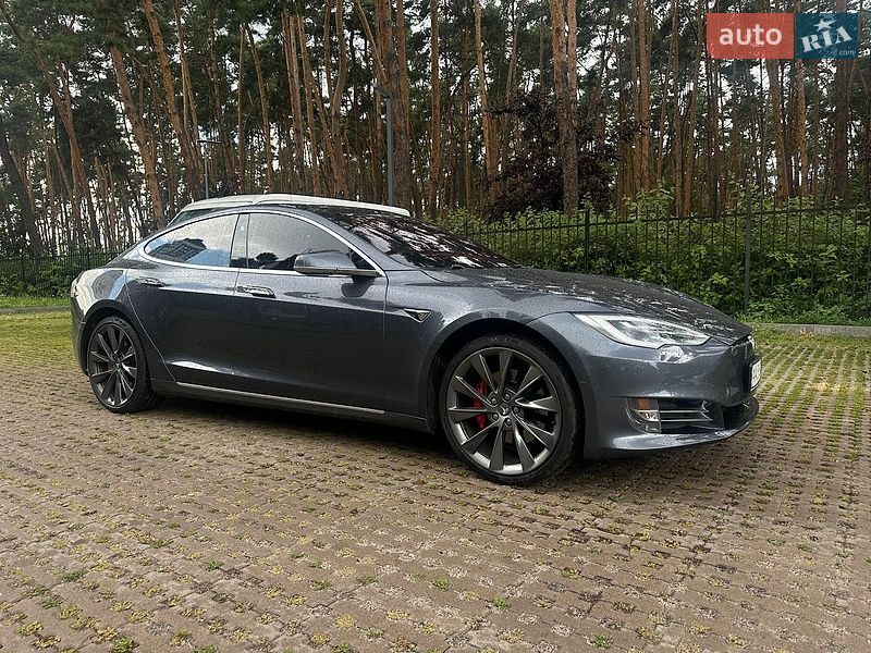 Лифтбек Tesla Model S 2018 в Киеве фото 4 Лифтбек Tesla Model S 2018 в Киеве