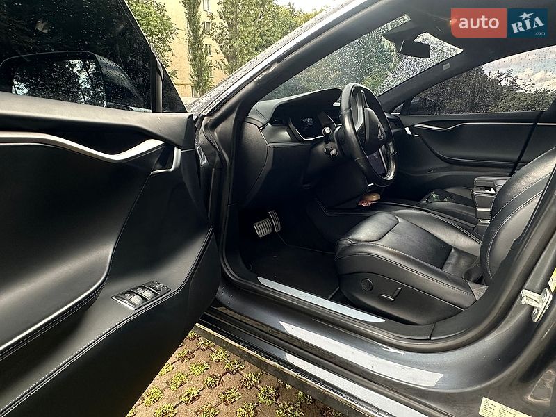 Лифтбек Tesla Model S 2018 в Киеве фото 38 Лифтбек Tesla Model S 2018 в Киеве