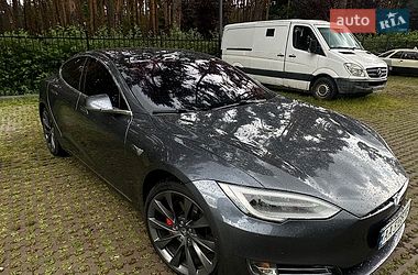 Лифтбек Tesla Model S 2018 в Киеве фото 11 Лифтбек Tesla Model S 2018 в Киеве