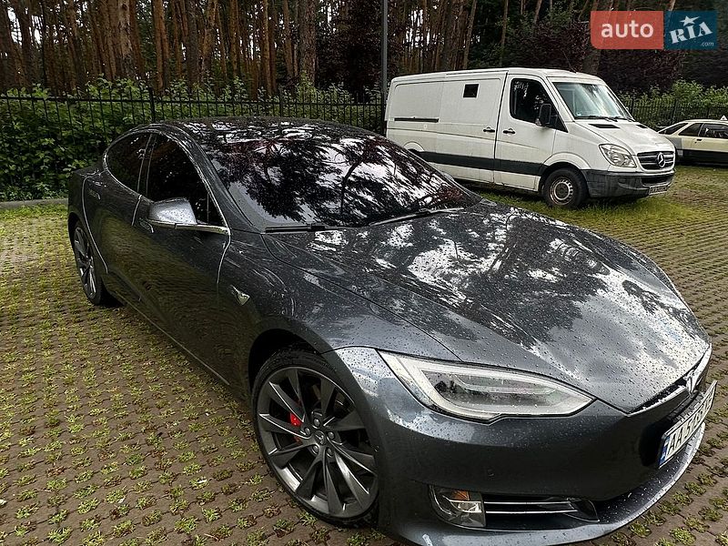 Лифтбек Tesla Model S 2018 в Киеве фото 11 Лифтбек Tesla Model S 2018 в Киеве