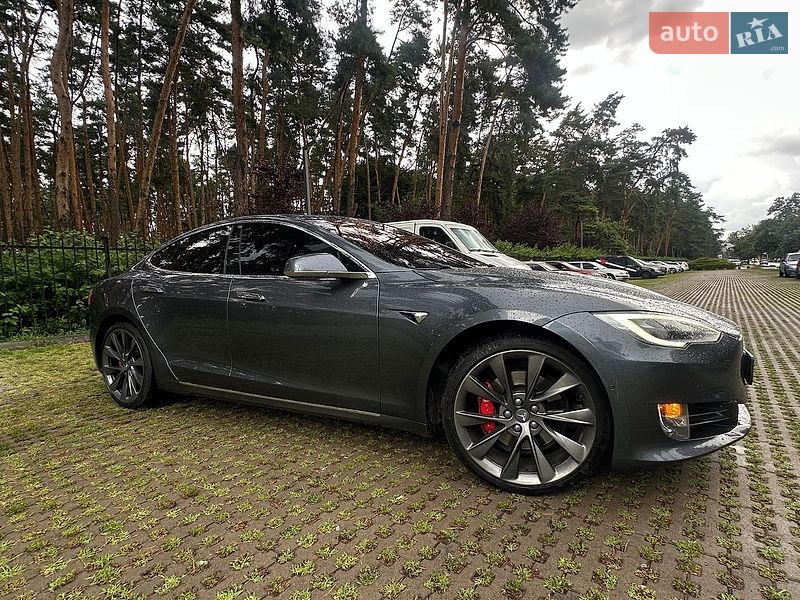Лифтбек Tesla Model S 2018 в Киеве фото 25 Лифтбек Tesla Model S 2018 в Киеве