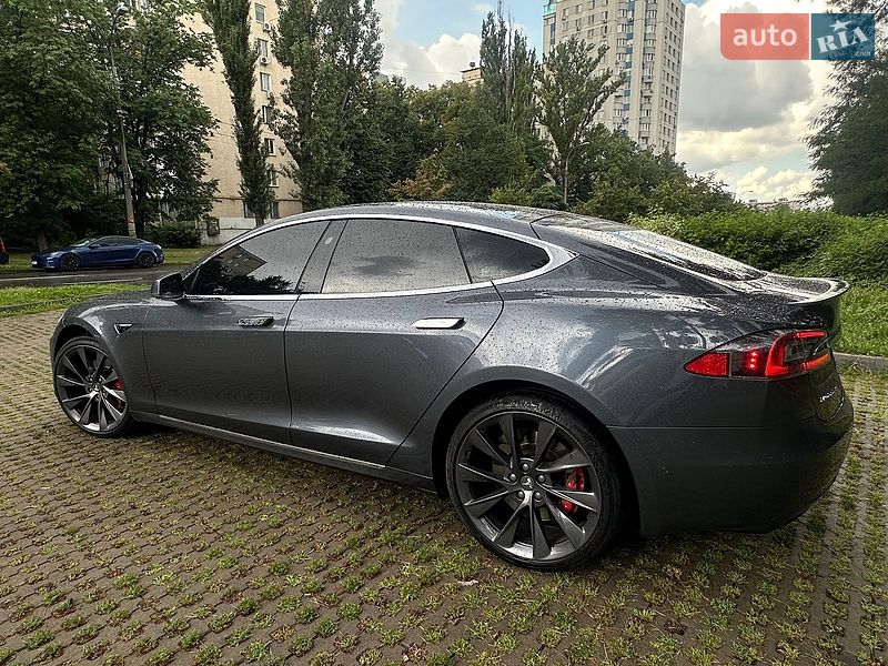 Лифтбек Tesla Model S 2018 в Киеве фото 14 Лифтбек Tesla Model S 2018 в Киеве