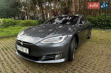 Tesla Model S  2018