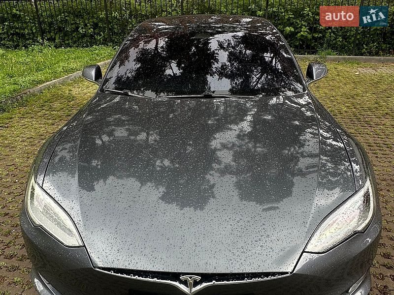 Лифтбек Tesla Model S 2018 в Киеве фото 6 Лифтбек Tesla Model S 2018 в Киеве
