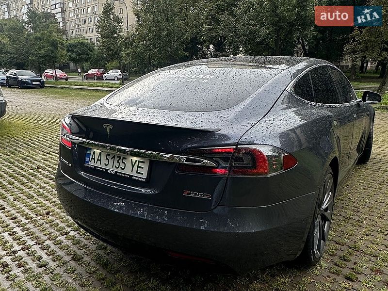 Лифтбек Tesla Model S 2018 в Киеве фото 18 Лифтбек Tesla Model S 2018 в Киеве