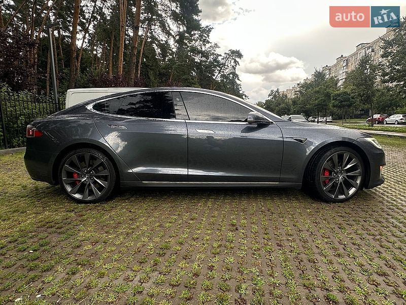 Лифтбек Tesla Model S 2018 в Киеве фото 19 Лифтбек Tesla Model S 2018 в Киеве