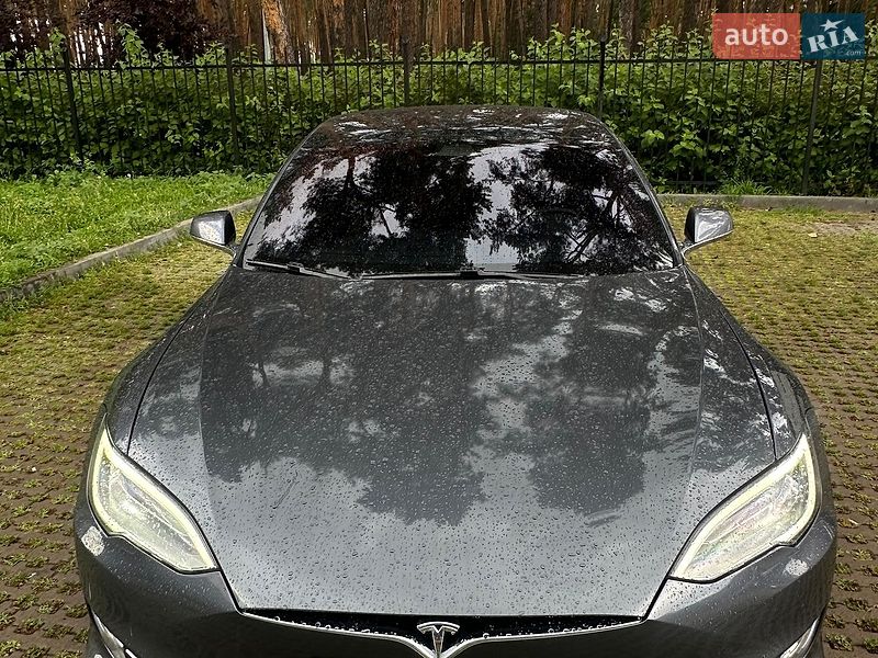 Лифтбек Tesla Model S 2018 в Киеве фото 26 Лифтбек Tesla Model S 2018 в Киеве