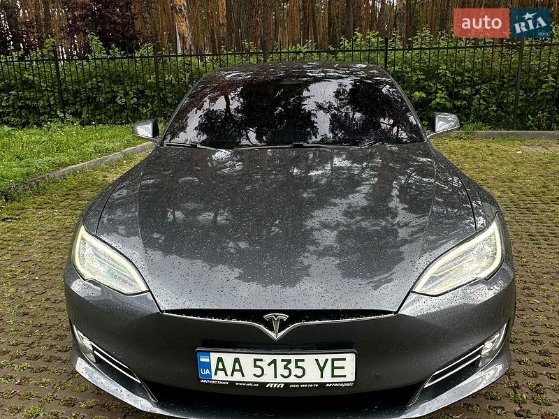 Лифтбек Tesla Model S 2018 в Киеве фото 28 Лифтбек Tesla Model S 2018 в Киеве