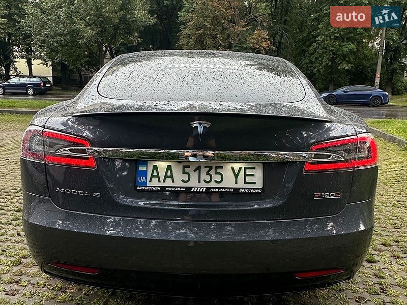 Лифтбек Tesla Model S 2018 в Киеве фото 30 Лифтбек Tesla Model S 2018 в Киеве