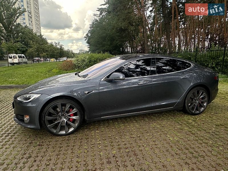 Лифтбек Tesla Model S 2018 в Киеве фото 31 Лифтбек Tesla Model S 2018 в Киеве