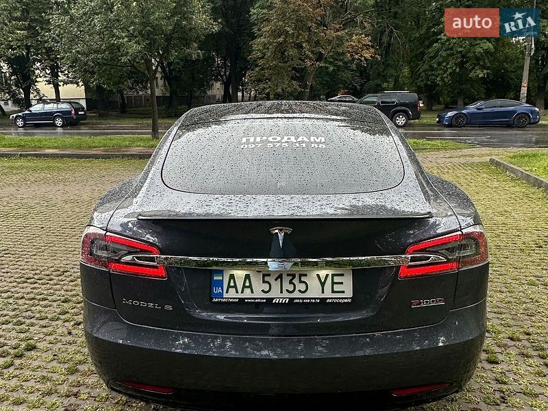 Лифтбек Tesla Model S 2018 в Киеве фото 27 Лифтбек Tesla Model S 2018 в Киеве