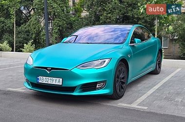 Лифтбек Tesla Model S 2018 в Киеве