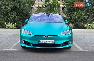 Лифтбек Tesla Model S 2018 в Киеве