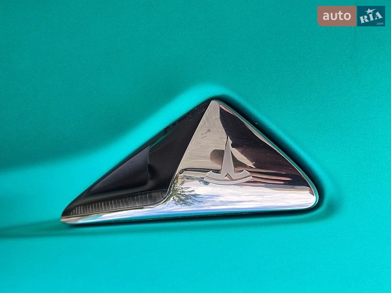 Лифтбек Tesla Model S 2018 в Киеве