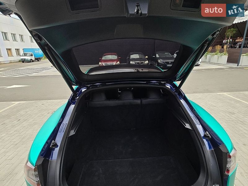 Лифтбек Tesla Model S 2018 в Киеве