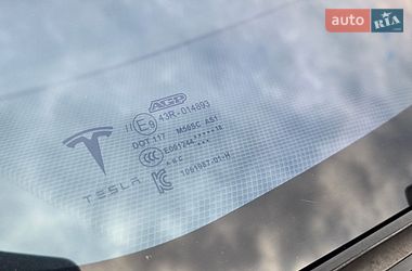 Лифтбек Tesla Model S 2018 в Киеве