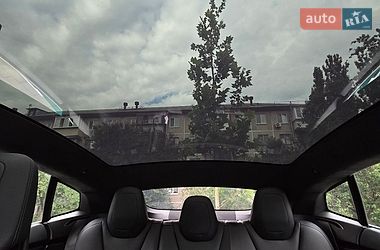 Лифтбек Tesla Model S 2018 в Киеве