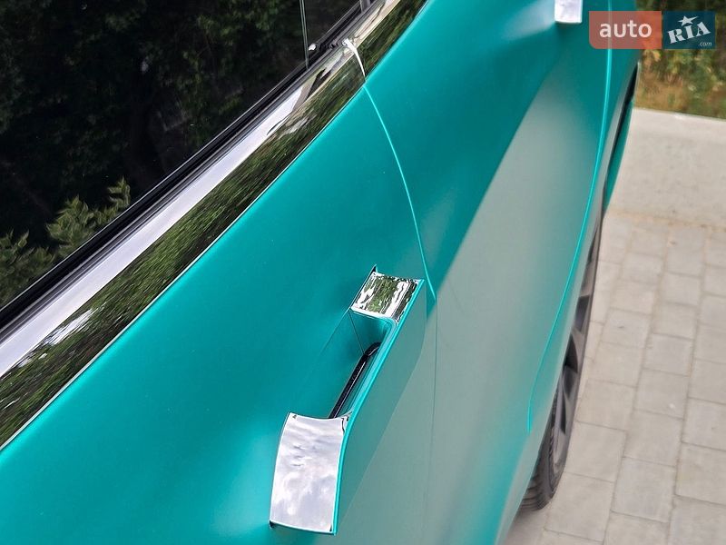 Лифтбек Tesla Model S 2018 в Киеве