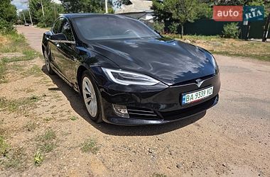 Tesla Model S  2018