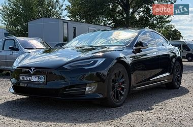 Tesla Model S 2016