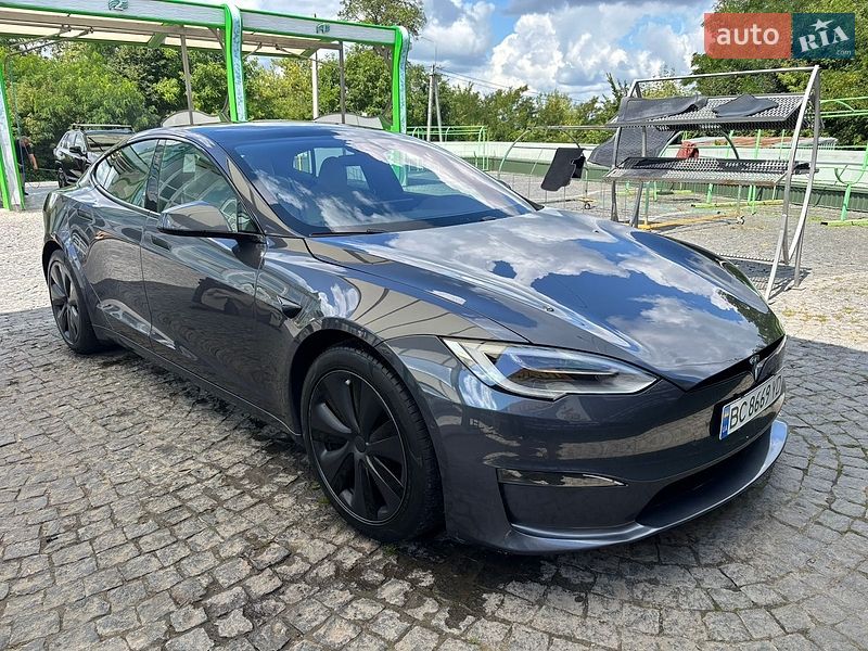 Tesla Model S 2021