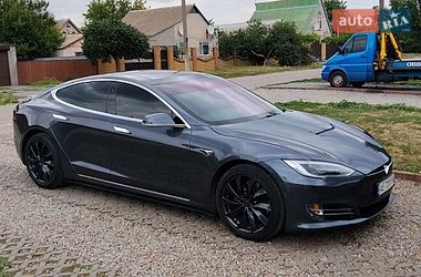 Лифтбек Tesla Model S 2018 в Днепре