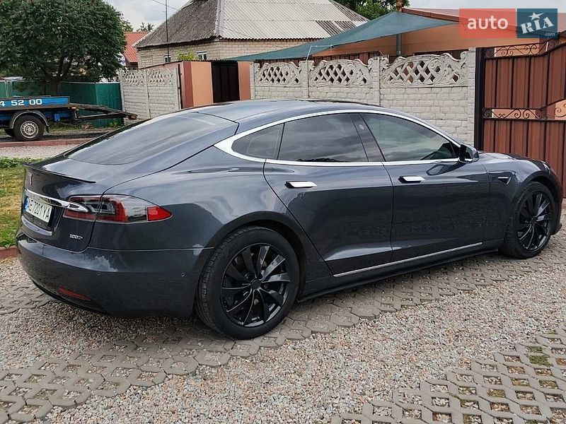 Лифтбек Tesla Model S 2018 в Днепре
