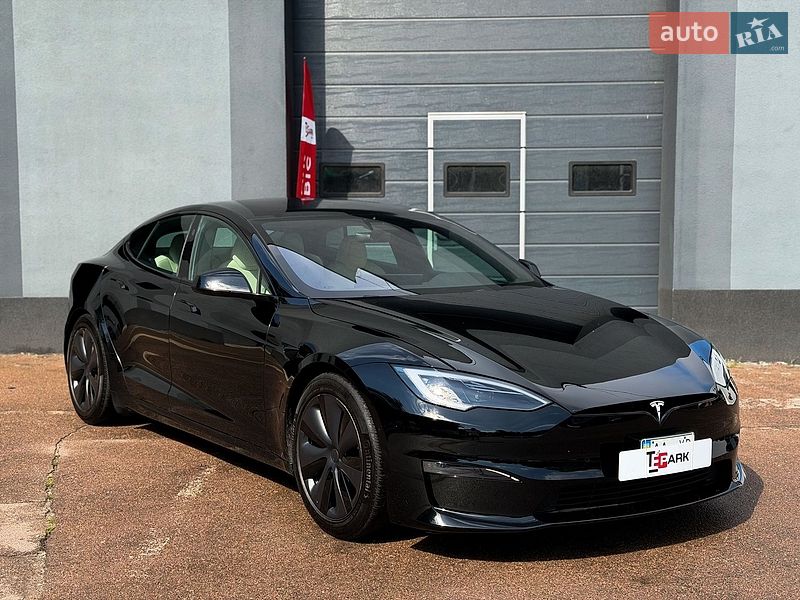 Лифтбек Tesla Model S 2022 в Киеве