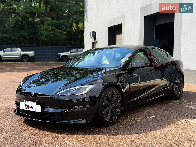 Лифтбек Tesla Model S 2022 в Киеве