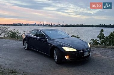 Tesla Model S  2015