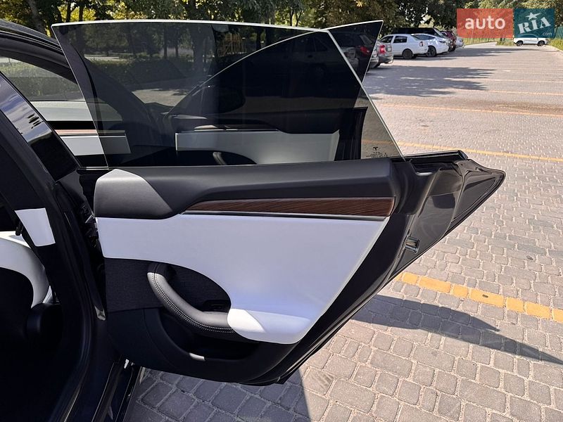 Ліфтбек Tesla Model S 2023 в Кам'янському фото 8 Ліфтбек Tesla Model S 2023 в Кам'янському
