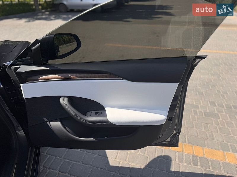 Ліфтбек Tesla Model S 2023 в Кам'янському фото 10 Ліфтбек Tesla Model S 2023 в Кам'янському