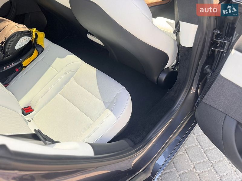 Ліфтбек Tesla Model S 2023 в Кам'янському фото 12 Ліфтбек Tesla Model S 2023 в Кам'янському