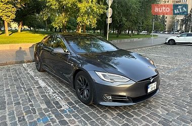 Tesla Model S  2018
