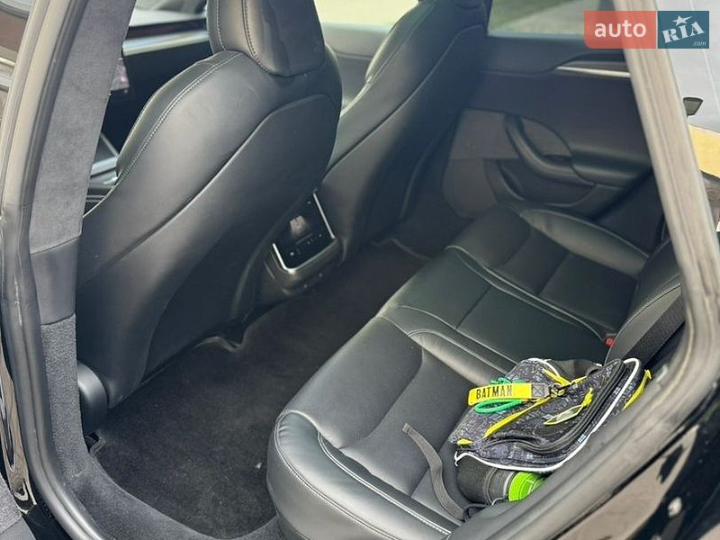 Ліфтбек Tesla Model S 2022 в Львові