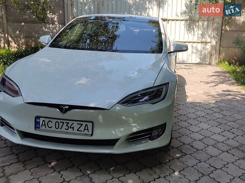Ліфтбек Tesla Model S 2018 в Харкові