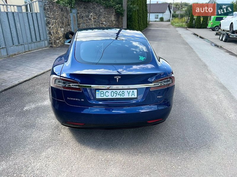 Ліфтбек Tesla Model S 2017 в Самборі
