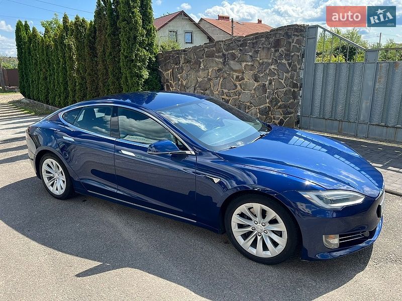 Ліфтбек Tesla Model S 2017 в Самборі