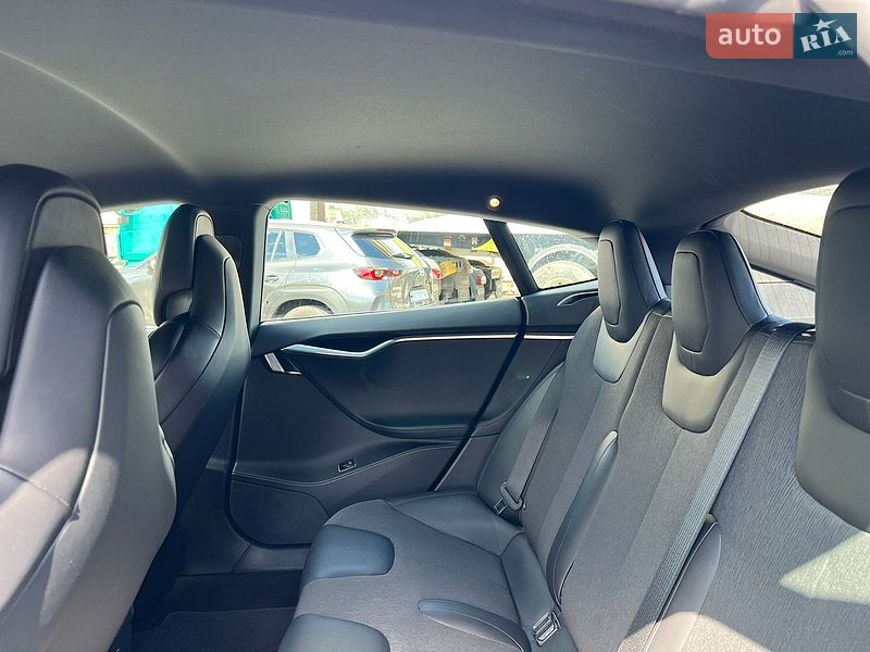 Ліфтбек Tesla Model S 2017 в Самборі