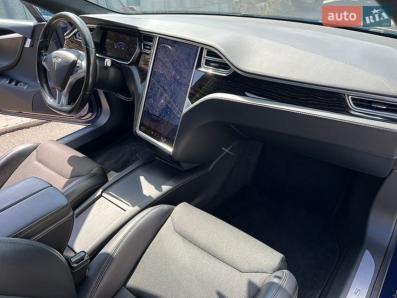 Ліфтбек Tesla Model S 2017 в Самборі