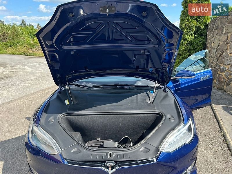 Ліфтбек Tesla Model S 2017 в Самборі