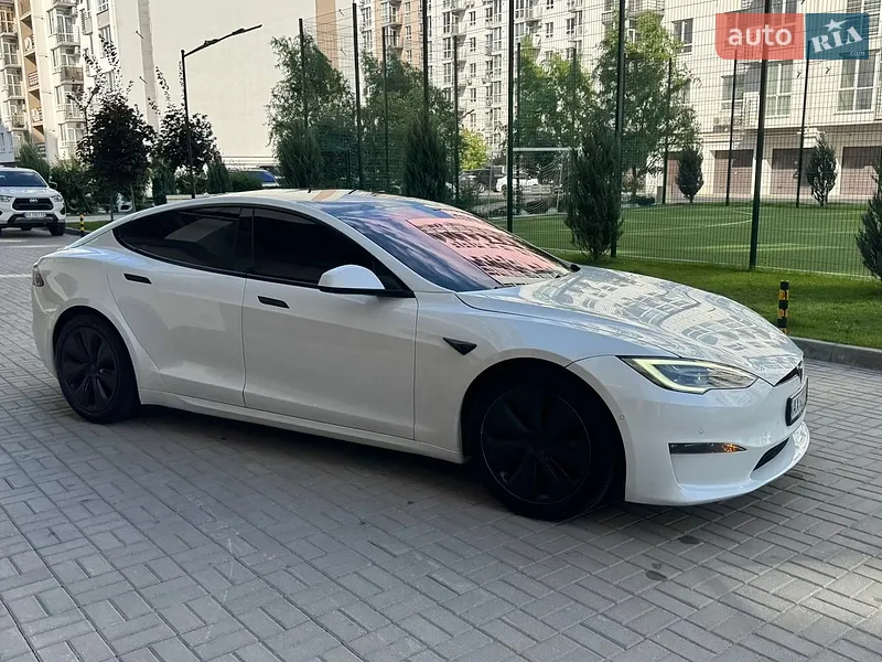 Tesla Model S 2021