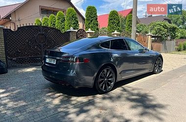 Ліфтбек Tesla Model S 2017 в Сваляві