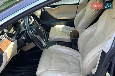 Ліфтбек Tesla Model S 2017 в Сваляві