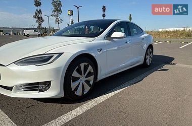Лифтбек Tesla Model S 2020 в Одессе
