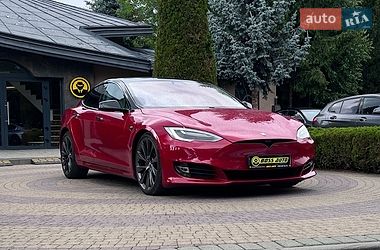 Tesla Model S  2019
