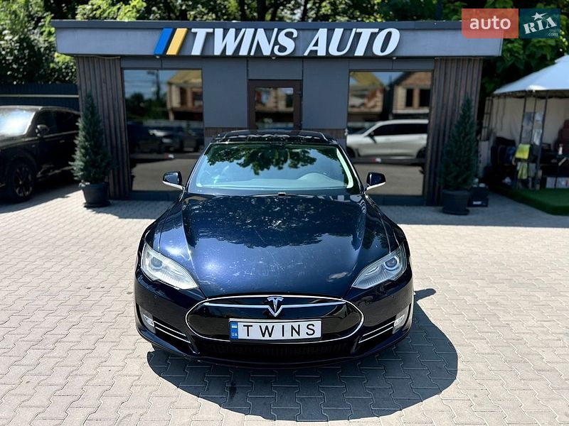 Ліфтбек Tesla Model S 2013 в Одесі